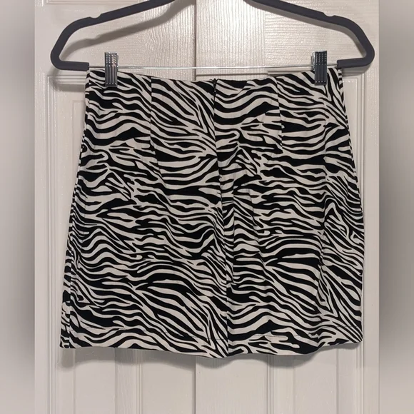5/$25. Eyeshadow zebra print skirt - Picture 3 of 6